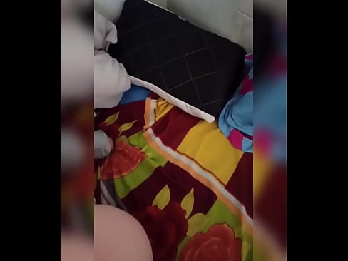 ❤️ Myn keamergenoat bliuwt allinnich thús want har man giet op fakânsje en ik nim de kâns oan om har te neuken en har kont fol mei molke ❤️ Moaie porno op fy.onetubes.top ☑
