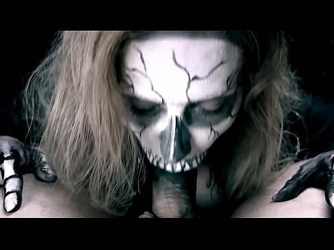 ❤️ Demon famke sûgje hoanne mei har swarte mûle en slikken cum. ❤️ Moaie porno op fy.onetubes.top ☑